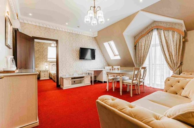 Двухкомнатный двухместный номер (Люкс — 56 м2)