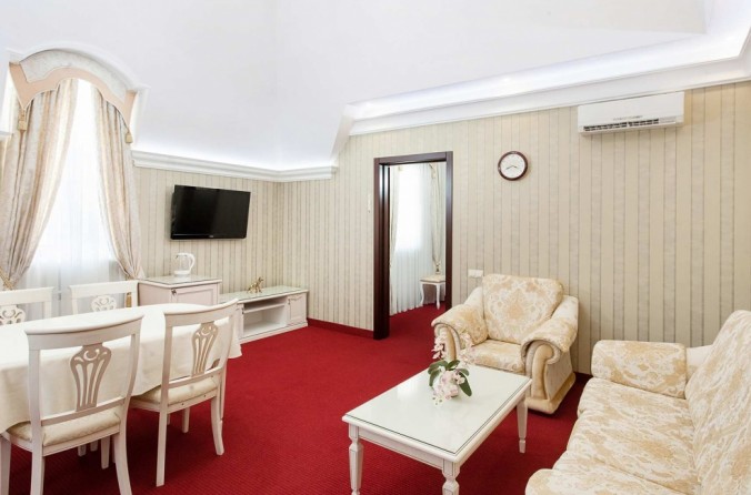 Двухкомнатный двухместный номер (Люкс — 56 м2)